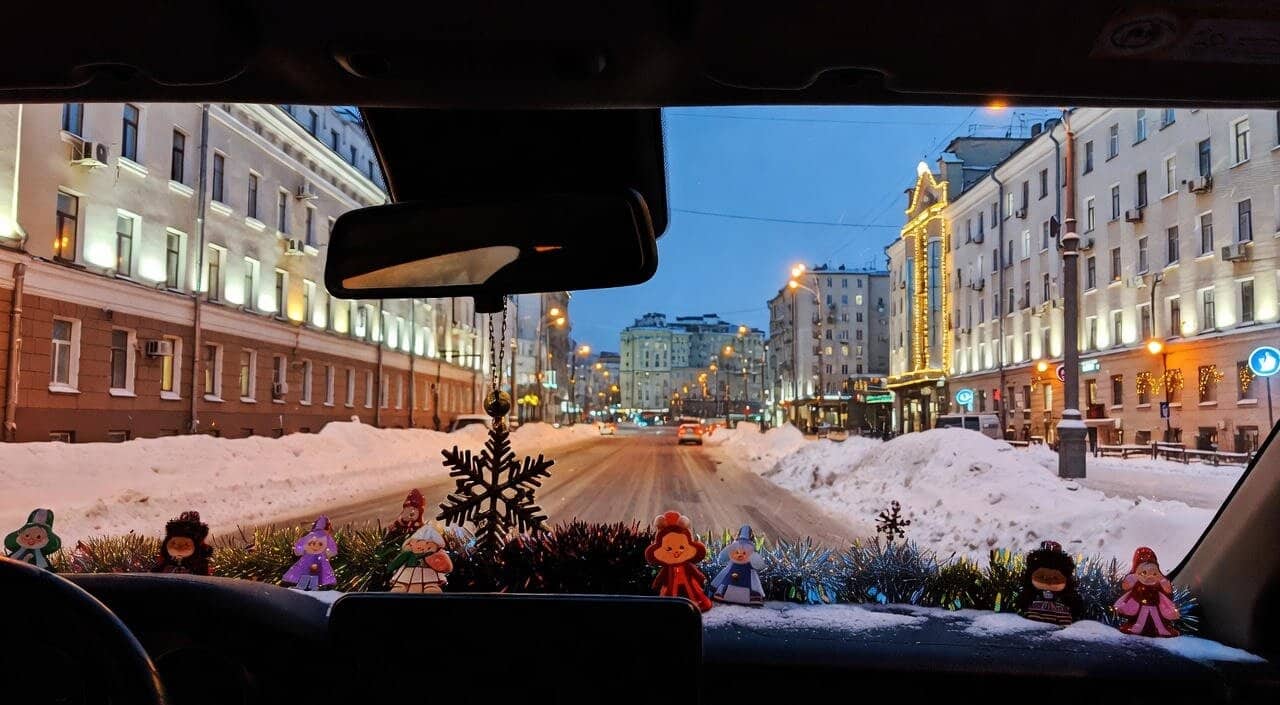 Можно ли украшать машину на Новый год